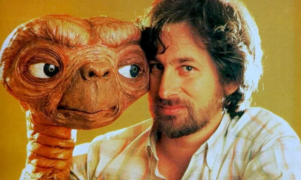 Steven Spielberg, il nuovo film fa tornare gli UFO al cinema