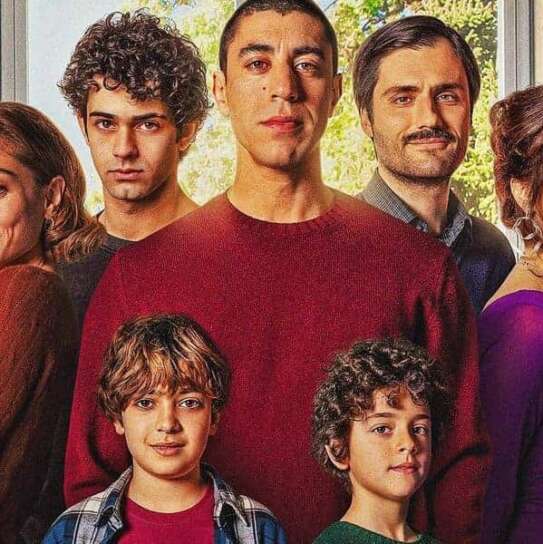 Storia della mia famiglia: il nuovo family drama di Netflix, la recensione su Almanacco Cinema