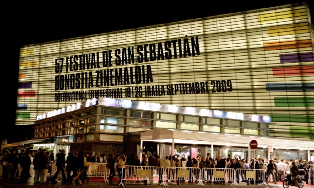 Angelina Jolie e Franz Kafka tra le stelle del Festival di San Sebastián 2025