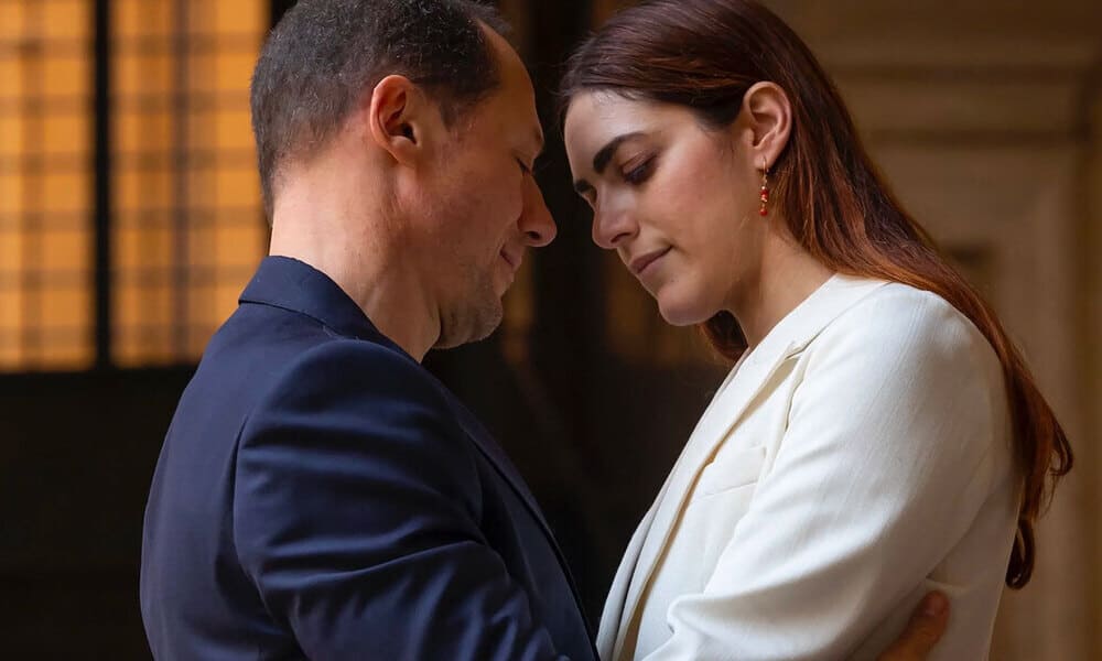 Amata, con Miriam Leone e Stefano Accorsi