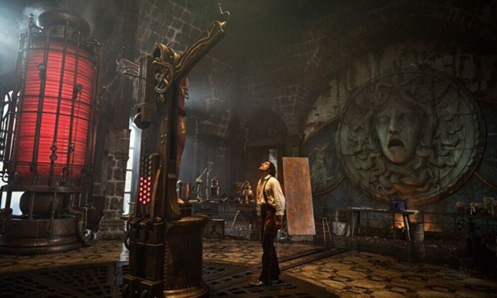Frankenstein focus costumi almanacco cinema