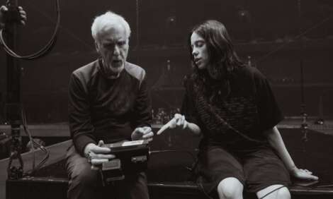 Billie Eilish diventa cinema: James Cameron firma il nuovo film-concerto