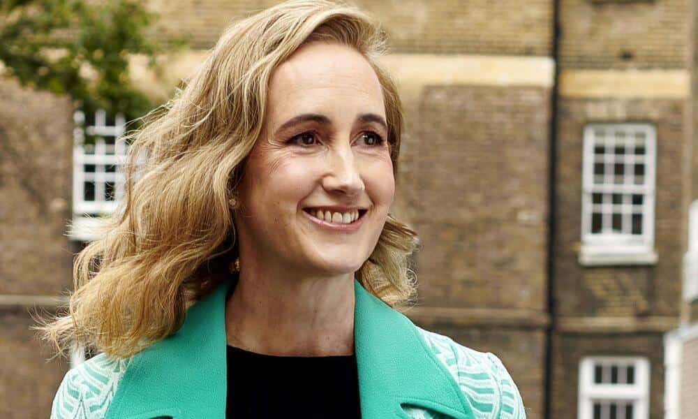 Addio a Sophie Kinsella, l’amatissima autrice di I Love Shopping